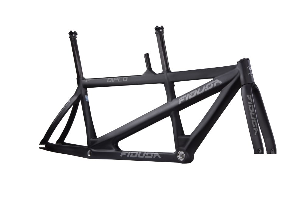 ΤΟ CARBON ΠΟΔΗΛΑΤΟ ΠΙΣΤΑΣ TANDEM DIPLO